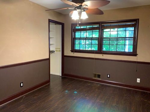 500 Carriage Dr, Atlanta GA  30328-3307 exterior