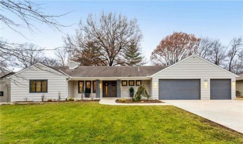 5830 Cherokee Dr, Shawnee Mission, KS 66205-3314