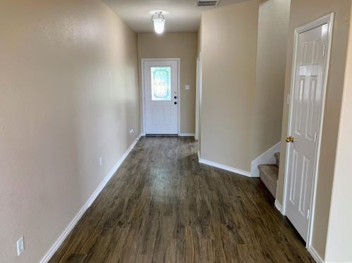 208 Coneflower Dr, Uhland TX  78640-5735 exterior