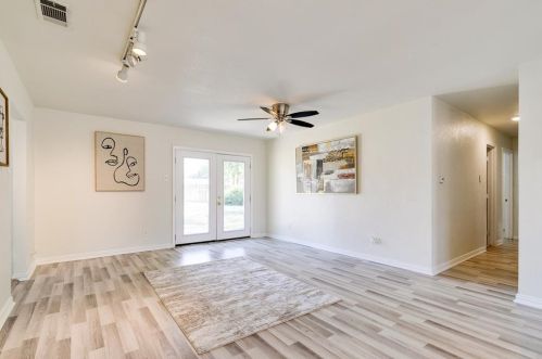 509 Shorehaven Dr, Garland TX  75040-5761 exterior