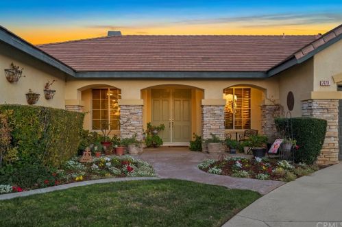7470 Chateau Ridge Ln, Riverside CA  92506-7545 exterior