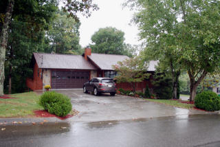 2612 Dellwood Dr, Pigeon Forge, TN 37876-2273