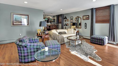 9 Fox Hill Rd, Middletown NJ exterior