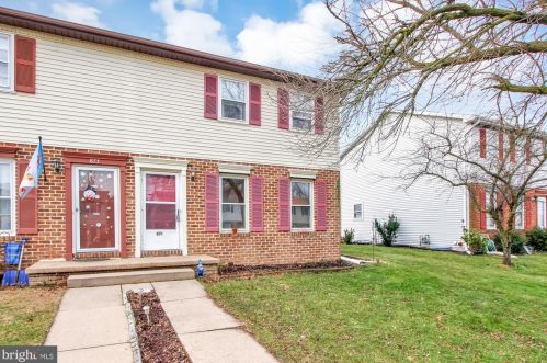 871 Mcallister St, Hanover, PA 17331-4141