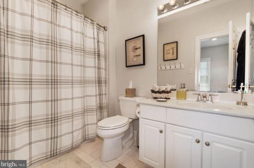 1500 Sandy Glenn Pl, Sandy Spring MD  20860-3007 exterior