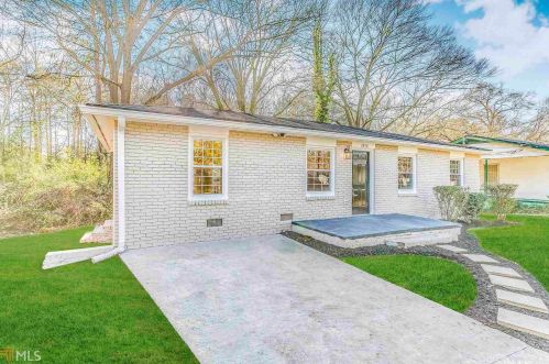 2856 Argyle Dr, Atlanta GA  30318-3310 exterior