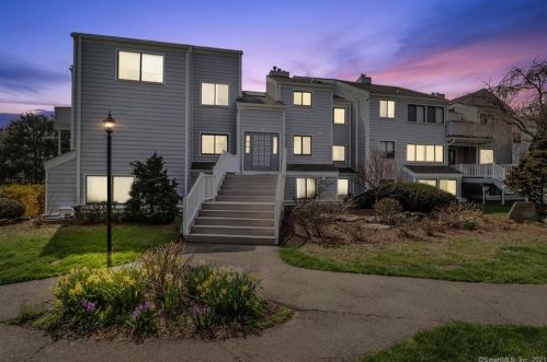 44 Rowayton Woods Dr, Norwalk CT  06854-3932 exterior