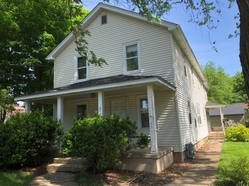 319 Ottawa St, Sycamore, IL 60178-1918