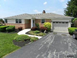 2463 Eastwood Dr, York, PA 17402-3606