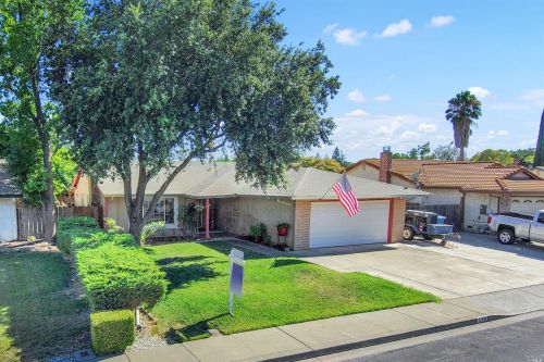 178 Arroyo Ct, Vacaville, CA 95687-5204