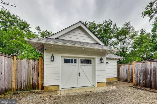 10706 Blossom Ln, Silver Spring MD 20903-1001 exterior