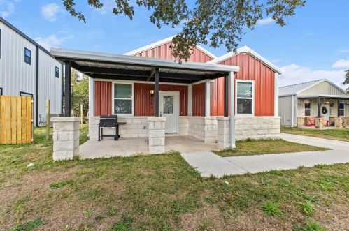 904 Central Blvd, Joppa, TX 78605