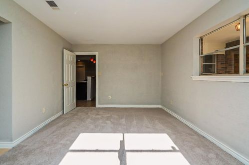 2401 Weiler Blvd, Fort Worth TX  76112-5042 exterior