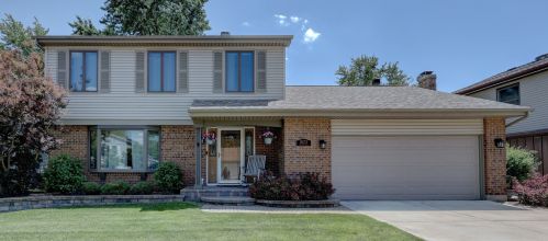 1023 Concord Dr, Hanover Park, IL 60103-5703