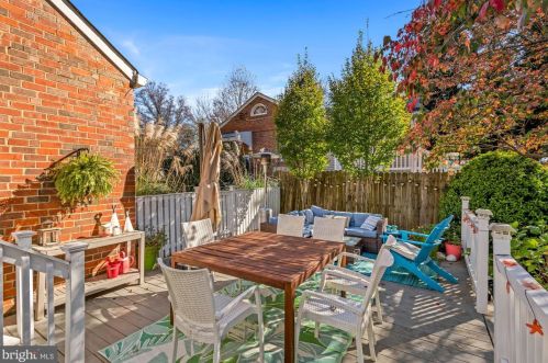 9126 Bradford Rd, Silver Spring MD 20901-4918 exterior