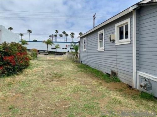 327 Tremont St, Oceanside, CA 92054-3119