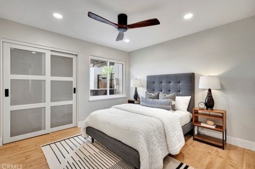 323 Calle Empalme, San Clemente CA  92672-2105 exterior