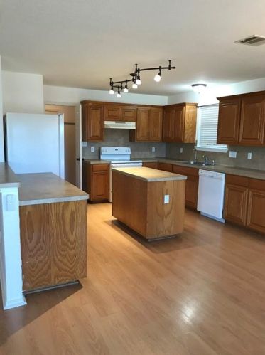 165 Valruth Cir, Uhland TX  78640-5528 exterior