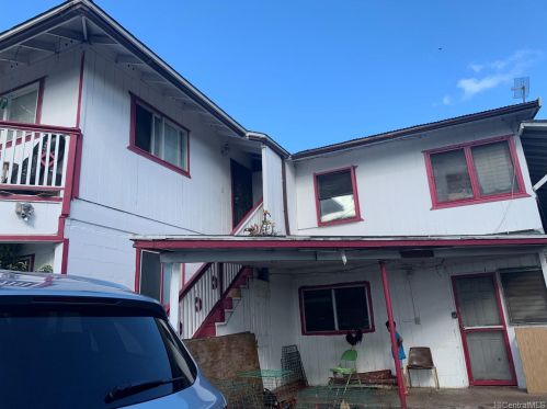 1218 Richard Ln, Honolulu, HI 96819-4569