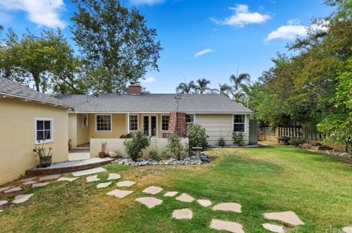 5690 Riverside Ave, Riverside CA  92506-1837 exterior