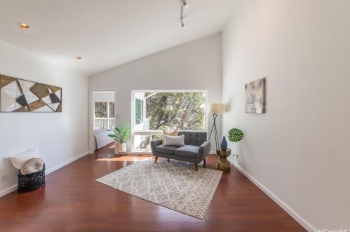 2450 Aha Aina Pl, Honolulu HI  96821-1047 exterior