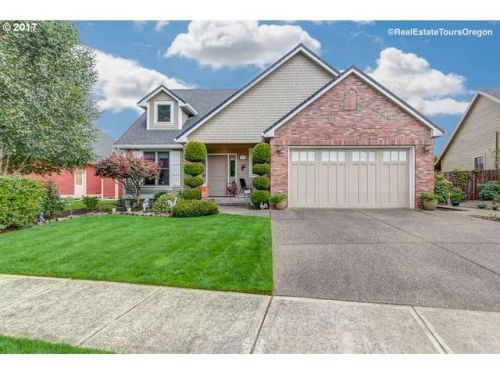 2372 Meridian Dr, Woodburn OR  97071-7686 exterior