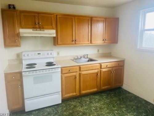 48 Unionville Ave, Wantage, NJ 07461-2131