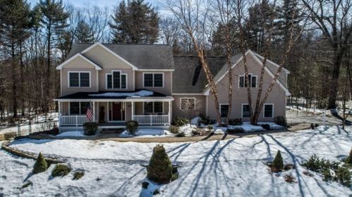35 Leisure Point Rd, Standish, ME 04084-5327