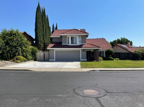 208 Pepperell Ct, Vacaville, CA 95688-9234