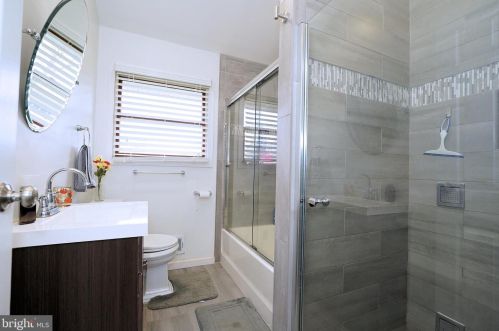 51 Sunset Blvd, Trenton NJ  08690-3950 exterior