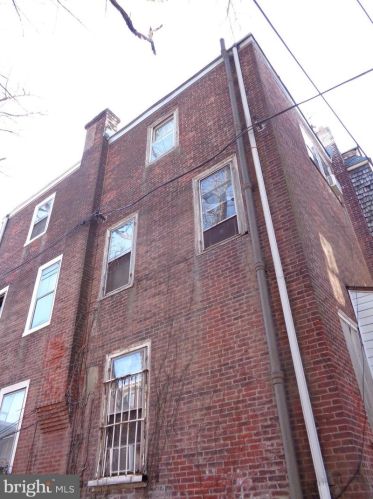 4927 13th St, Philadelphia, PA 19112-1311