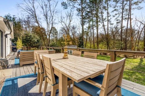 935 Landmark Dr, Atlanta GA  30342-2405 exterior
