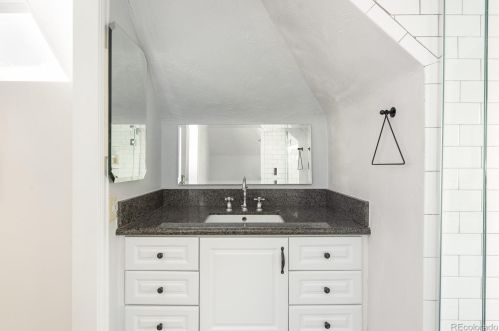 712 Logan St, Denver CO 80203-3114 exterior