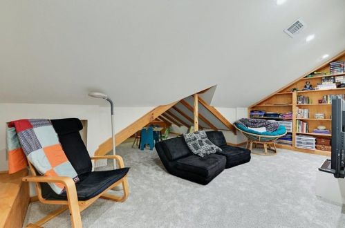 7036 Auckland Dr, Austin TX  78749-4139 exterior