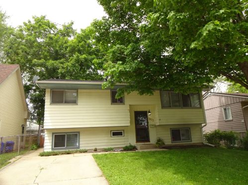 1823 Raismore Rd, Rockford, IL 61108-6311