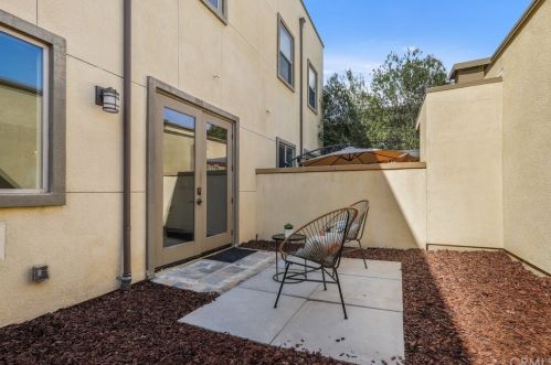 806 Santa Ana Blvd, Santa Ana CA 92701-3962 exterior