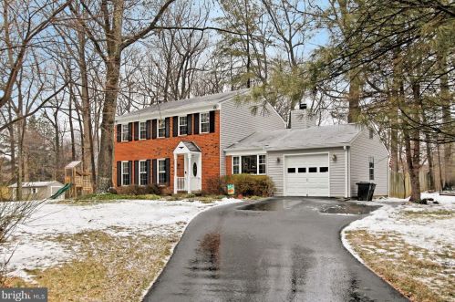 2426 Ivywood Rd, Herndon, VA 20191-1610