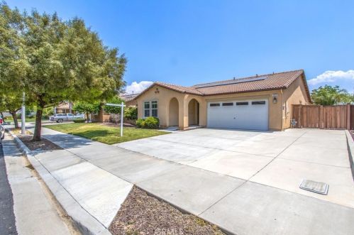 695 Bailey Ln, San Jacinto, CA 92582-2751