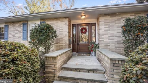 13 Rosalind Dr, Trenton NJ  08648-3245 exterior