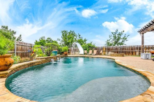 1236 Missionary Ridge Trl, Fort Worth, TX 76131-5218