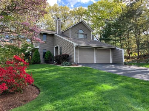 20 Alicia Cir, Warwick, RI 02886-6688