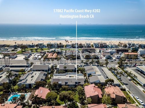 17082 Pacific Coast Hwy, Huntington Beach CA  92649-4132 exterior
