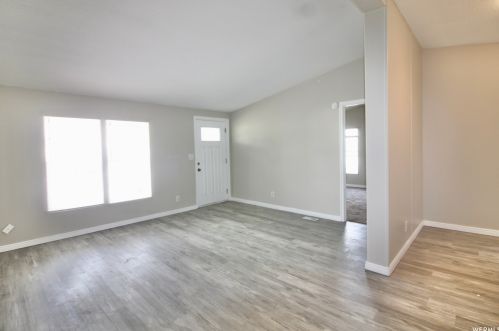 6801 Heather Way, Taylorsville, UT 84084-2304