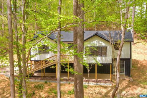 215 Pineridge Ln, Charlottesville, VA 22911-9125