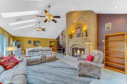 19 Elmwood Dr, Kankakee, IL 60901-5908