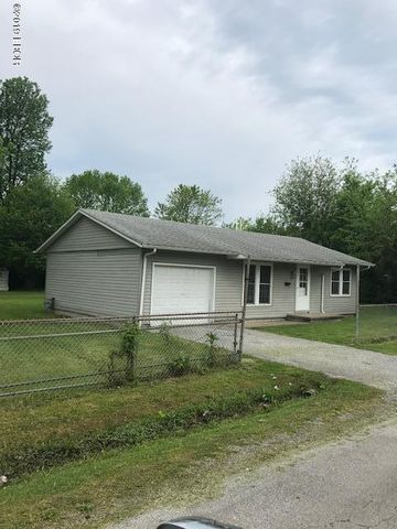 801 Mcclelland St, West Frankfort, IL 62896-2835