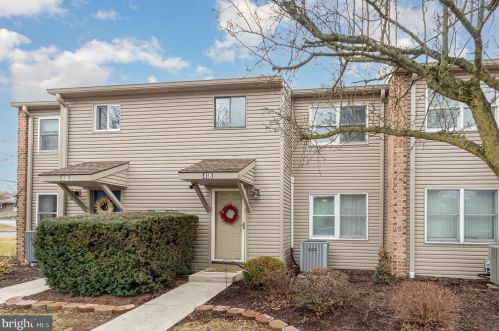418 Dogwood Ct, Carlisle, PA 17013-2571