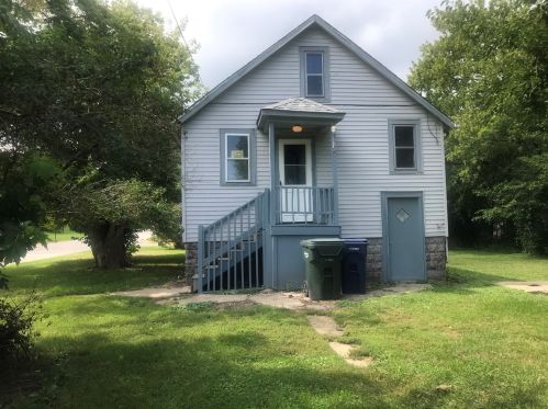 2039 Dickey Ave, North Chicago, IL 60064-2535