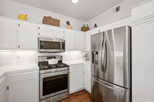 7908 Horizon Vw Dr, Anaheim CA  92808-1517 exterior