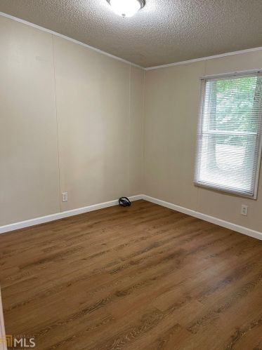 128 Lakeview Dr, Temple, GA 30179-3708